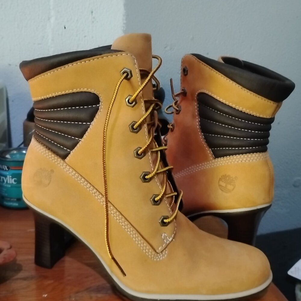 Women's 9.5 timberland heeled boots
